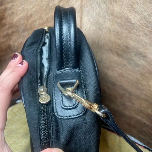 Round FENDI w/ dust bag - Picture 4 of 15